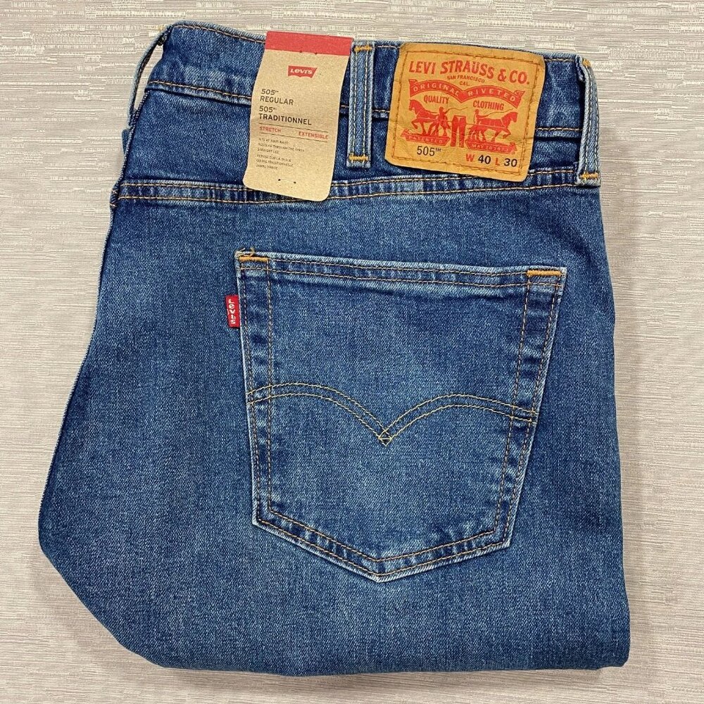 Levi's 505 Jeans Mens 40 x 30 Straight Leg Regular Fit Medium Wash Denim Pants